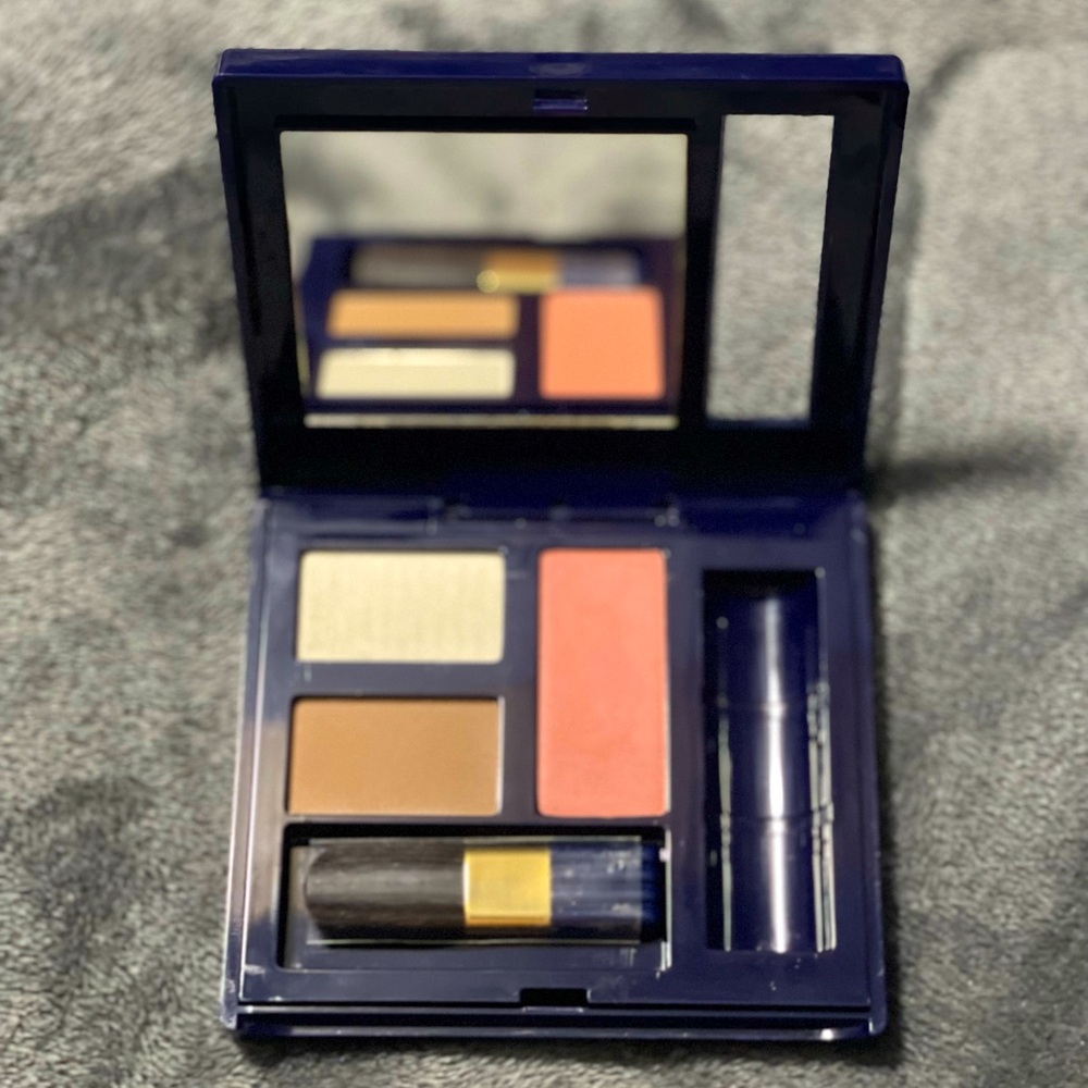 Estee Lauder Eyeshadow Palette with Cream, Peach, and Brown